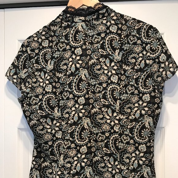 Blouse with lace detail - Picture 6 of 6